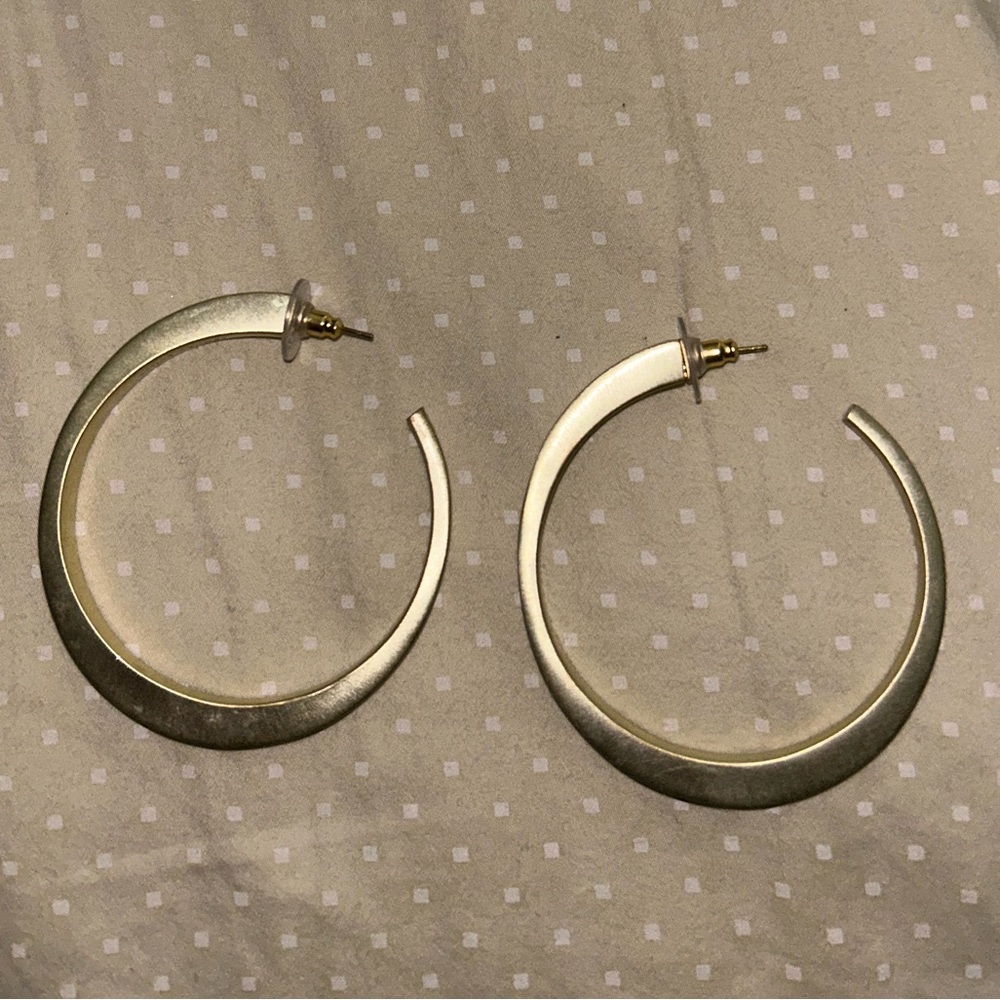 Kendra Scott Avi Tapered Hoop Earrings (sold out online)